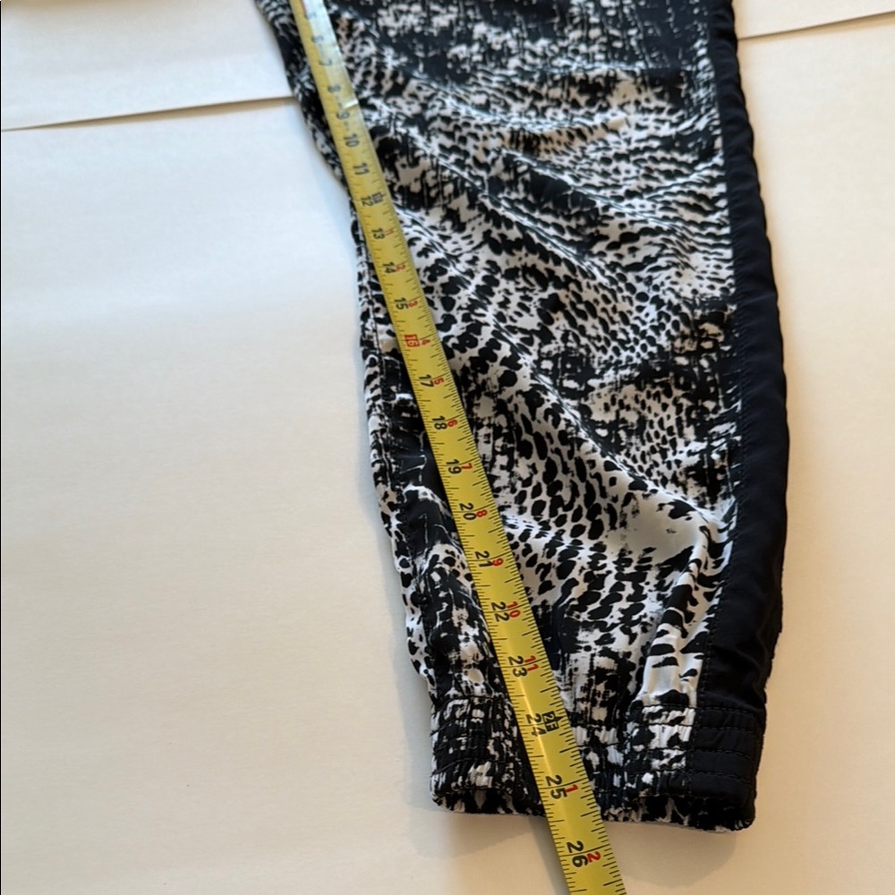 Black & White Patterned womens Jogger Pants - Picture 5 of 7